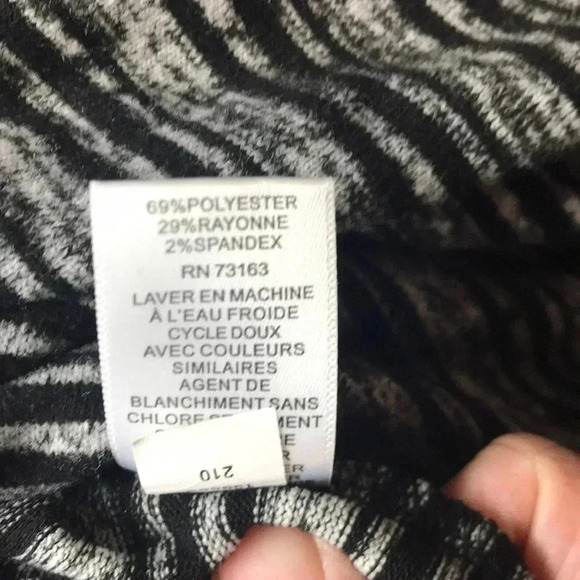 CUPIO WOM SZ LG COWL NECK  BLACK WHITE STRIPE TOP - Picture 8 of 9